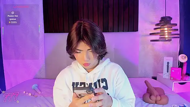 Creamy Angelo online show from June 1, 8:08 pm