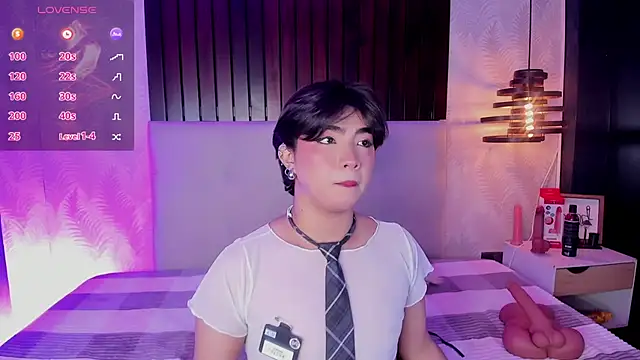 Creamy Angelo online show from October 28, 9:14 pm