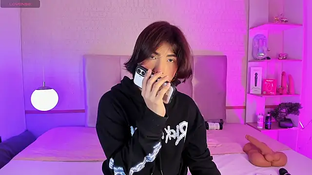 Creamy Angelo online show from May 1, 1:27 pm