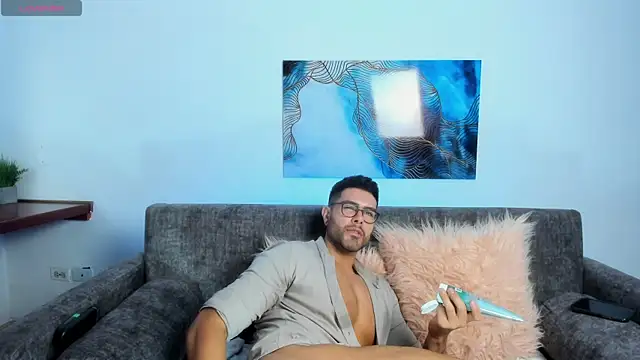 ZarekFox online show from November 10, 7:19 pm