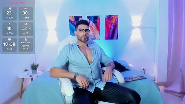 ZarekFox online show from November 12, 7:40 pm