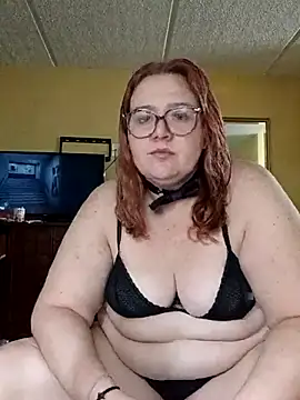 XEmoxkittyx online show from May 13, 12:06 am