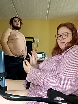 XEmoxkittyx online show from May 12, 12:08 am