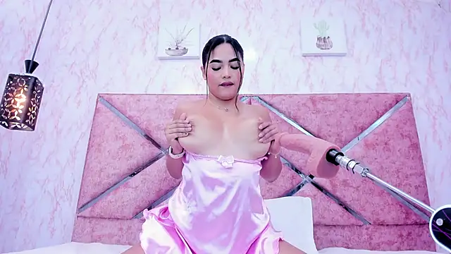 HOT EMIILY  online show from October 26, 11:54 am