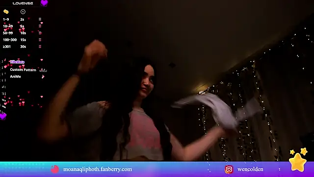 Snapshot of MoanaQliphoth chatting on November 10, 5:56 am MoanaQliphoth online show from November 10, 5:56 am