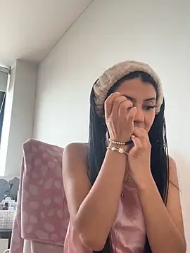 Victoria alson online show from March 17, 6:00 pm