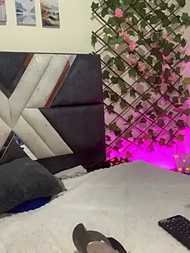 Dirty isabella18 online show from April 11, 1:46 am