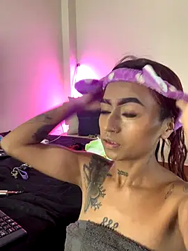Snapshot of Dirty_isabella18 chatting on September 21, 5:07 pm Dirty isabella18 online show from September 21, 5:07 pm