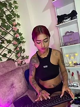 Snapshot of Dirty_isabella18 chatting on July 2, 3:23 am Dirty isabella18 online show from July 2, 3:23 am