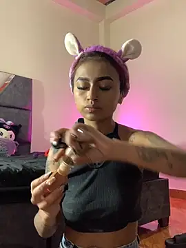 Snapshot of Dirty_isabella18 chatting on October 23, 7:23 pm Dirty isabella18 online show from October 23, 7:23 pm