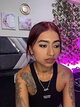 Snapshot of Dirty_isabella18 chatting on May 10, 10:11 pm Dirty isabella18 online show from May 10, 10:11 pm