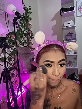 Snapshot of Dirty_isabella18 chatting on June 15, 12:22 am Dirty isabella18 online show from June 15, 12:22 am