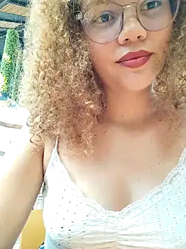 Snapshot of SirenRouge_69 chatting on November 21, 7:57 pm SirenRouge 69 online show from November 21, 7:57 pm