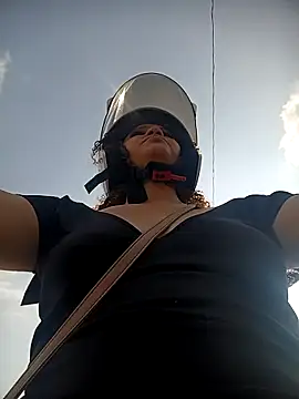 Snapshot of SirenRouge_69 chatting on November 8, 7:50 pm SirenRouge 69 online show from November 8, 7:50 pm