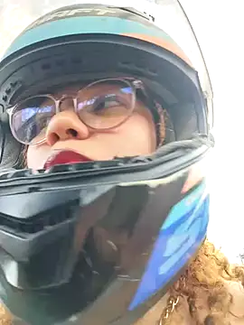 Snapshot of SirenRouge_69 chatting on November 19, 8:09 pm SirenRouge 69 online show from November 19, 8:09 pm