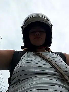 Snapshot of SirenRouge_69 chatting on November 28, 8:31 pm SirenRouge 69 online show from November 28, 8:31 pm