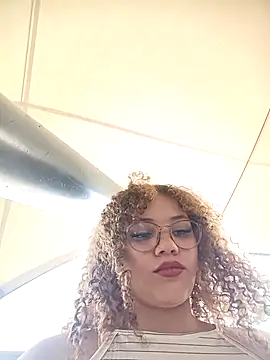 Snapshot of SirenRouge_69 chatting on November 7, 8:02 pm SirenRouge 69 online show from November 7, 8:02 pm