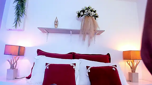 LuciaBenett  online show from October 23, 7:23 pm