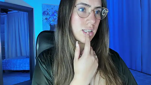 Snapshot of Valey_x chatting on November 5, 3:42 am Valey x online show from November 5, 3:42 am