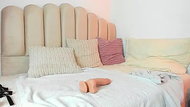 Snapshot of Valey_x chatting on February 20, 6:26 am Valey x online show from February 20, 6:26 am