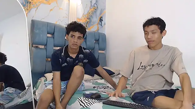 BEAUTY BOYS1 online show from March 18, 10:32 pm