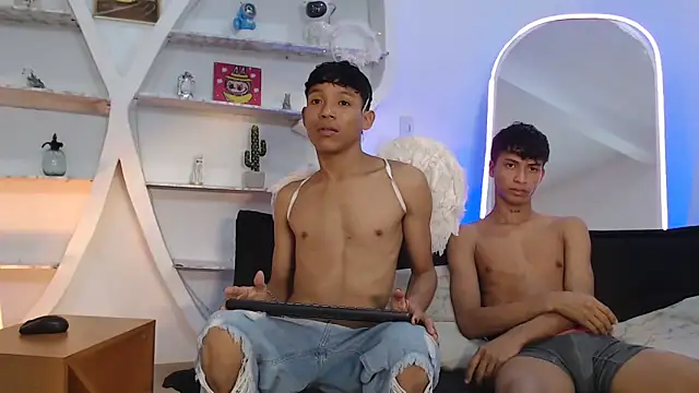 Snapshot of BEAUTY_BOYS1 chatting on October 2, 7:12 am BEAUTY BOYS1 online show from October 2, 7:12 am