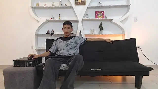 BEAUTY BOYS1 online show from November 22, 7:07 am