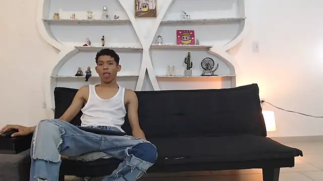 BEAUTY BOYS1 online show from November 20, 7:31 am