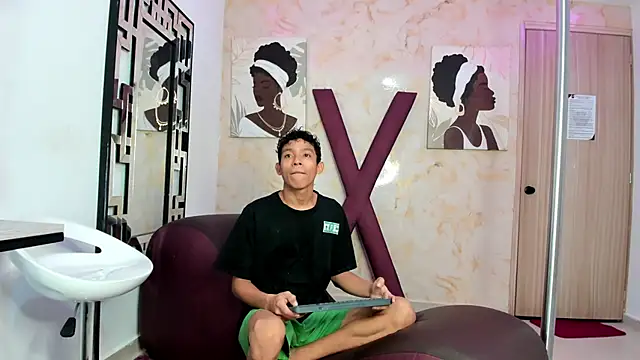 BEAUTY BOYS1 online show from March 19, 1:22 pm