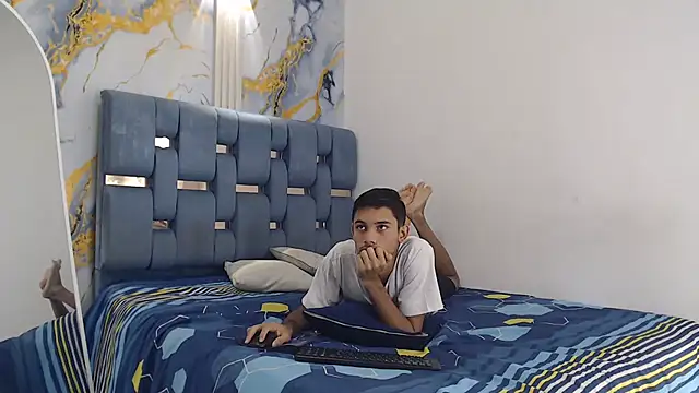 BEAUTY BOYS1 online show from March 31, 1:35 pm