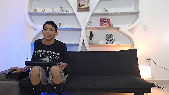 BEAUTY BOYS1 online show from November 18, 7:22 am