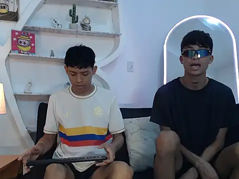 Snapshot of BEAUTY_BOYS1 chatting on September 11, 7:08 am BEAUTY BOYS1 online show from September 11, 7:08 am