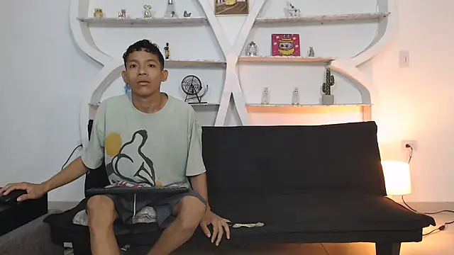 BEAUTY BOYS1 online show from November 28, 7:08 am