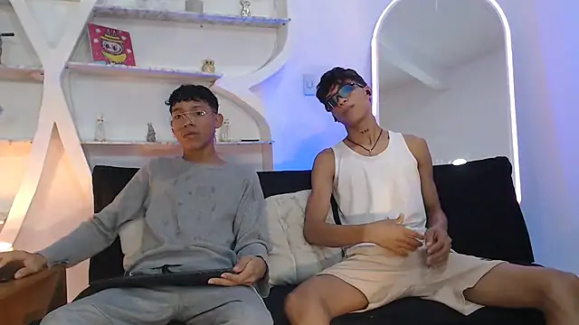 Snapshot of BEAUTY_BOYS1 chatting on September 20, 7:13 am BEAUTY BOYS1 online show from September 20, 7:13 am