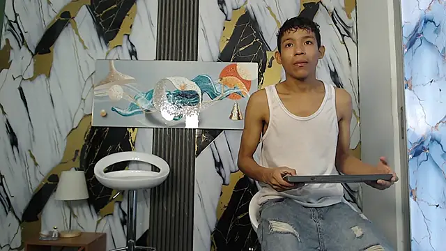 BEAUTY BOYS1 online show from February 24, 7:15 pm