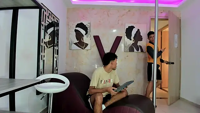 BEAUTY BOYS1 online show from April 20, 1:24 pm