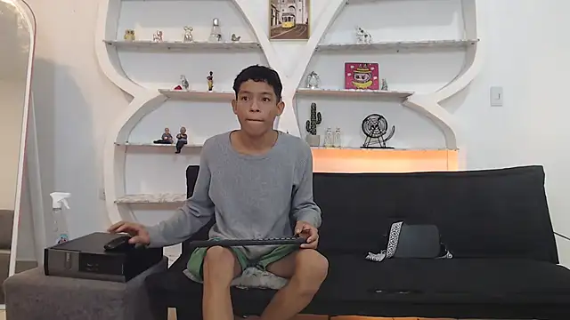 BEAUTY BOYS1 online show from November 16, 7:24 am