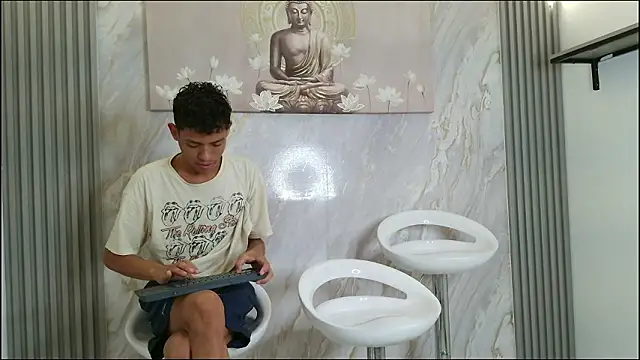 BEAUTY BOYS1 online show from February 1, 7:39 am