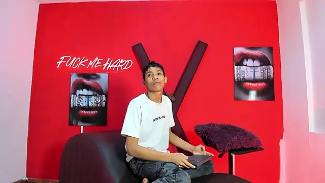 BEAUTY BOYS1 online show from February 22, 7:26 pm