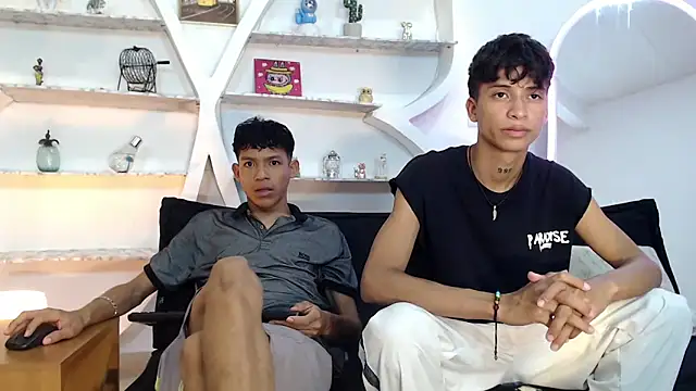 Snapshot of BEAUTY_BOYS1 chatting on September 23, 7:15 am BEAUTY BOYS1 online show from September 23, 7:15 am