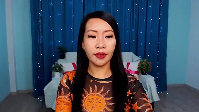 Snapshot of LiaPak chatting on September 9, 11:58 pm LiaPak online show from September 9, 11:58 pm