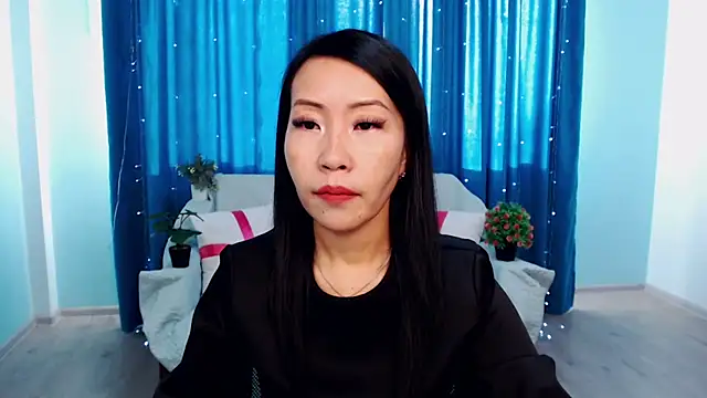 Snapshot of LiaPak chatting on October 13, 12:56 am LiaPak online show from October 13, 12:56 am