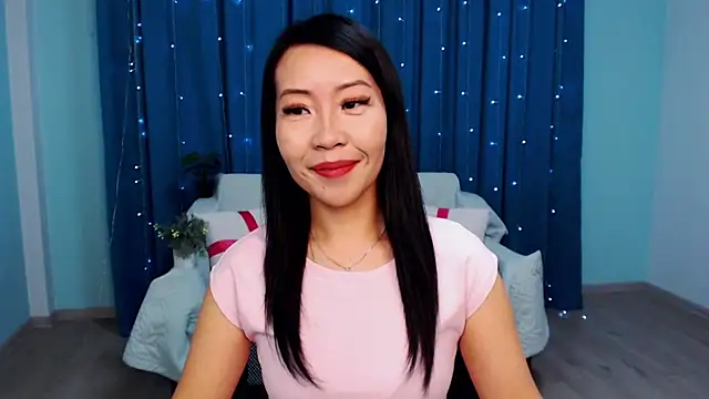 Snapshot of LiaPak chatting on October 14, 1:06 am LiaPak online show from October 14, 1:06 am