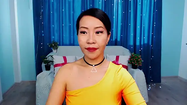 Snapshot of LiaPak chatting on October 15, 1:04 am LiaPak online show from October 15, 1:04 am