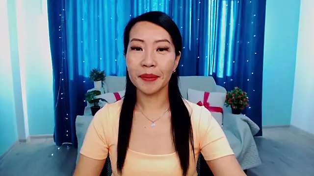 Snapshot of LiaPak chatting on September 25, 1:00 am LiaPak online show from September 25, 1:00 am