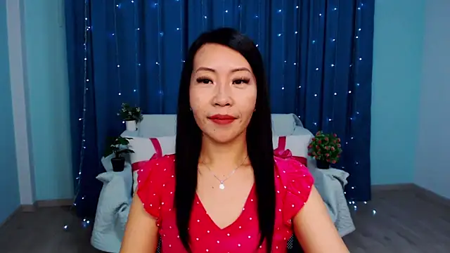 Snapshot of LiaPak chatting on October 6, 1:07 am LiaPak online show from October 6, 1:07 am