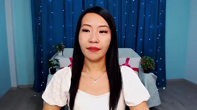 Snapshot of LiaPak chatting on October 16, 1:03 am LiaPak online show from October 16, 1:03 am