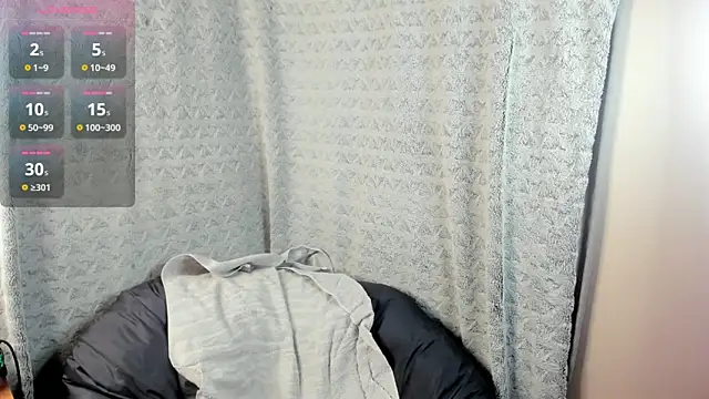 MiaLores online show from December 17, 9:03 am