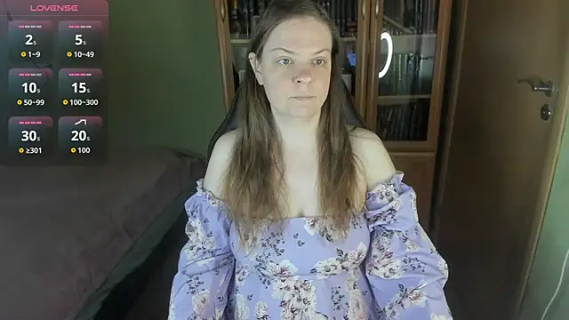 MiaLores online show from May 27, 9:05 am