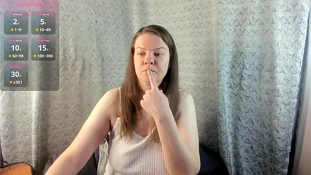 MiaLores online show from February 12, 9:09 am